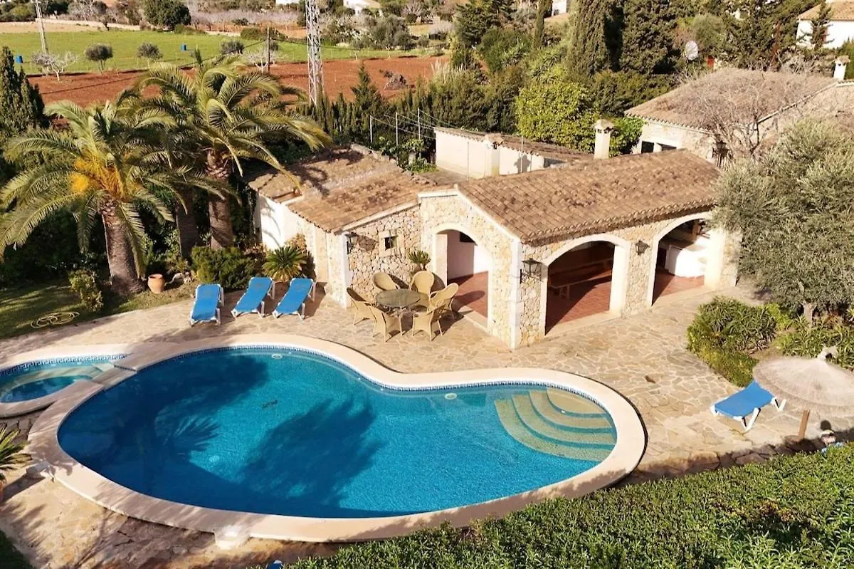 Kontakte von Charming Villa In Area Of Pollensa By Renthousing